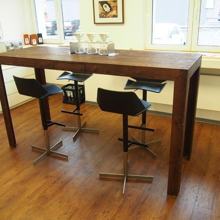 Kaffeetresen aus Holz